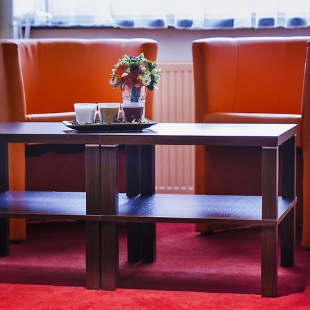 Boutique Hotel'S II Rewolucji Лодз Екстериор снимка