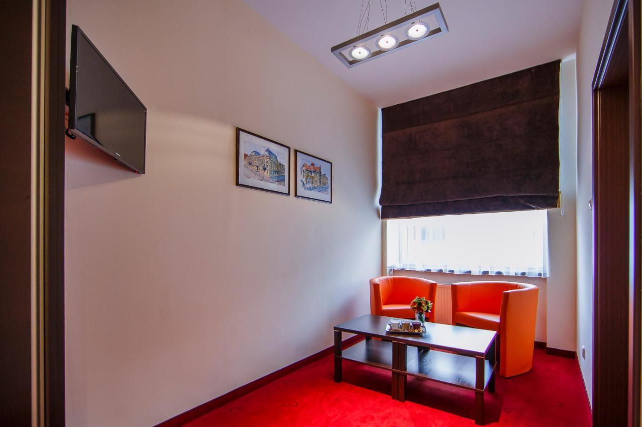 Boutique Hotel'S II Rewolucji Лодз Екстериор снимка
