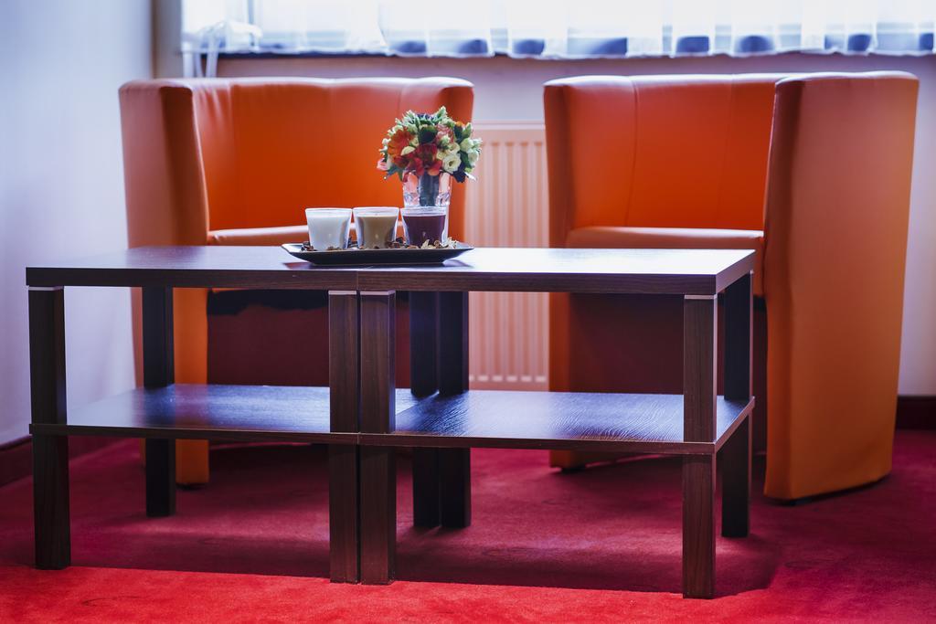 Boutique Hotel'S II Rewolucji Лодз Екстериор снимка