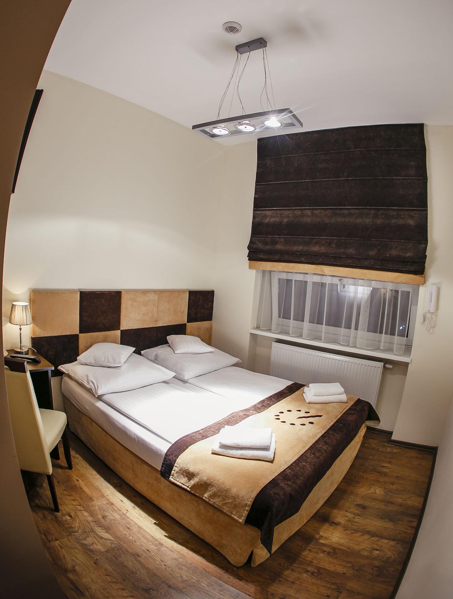 Boutique Hotel'S II Rewolucji Лодз Екстериор снимка