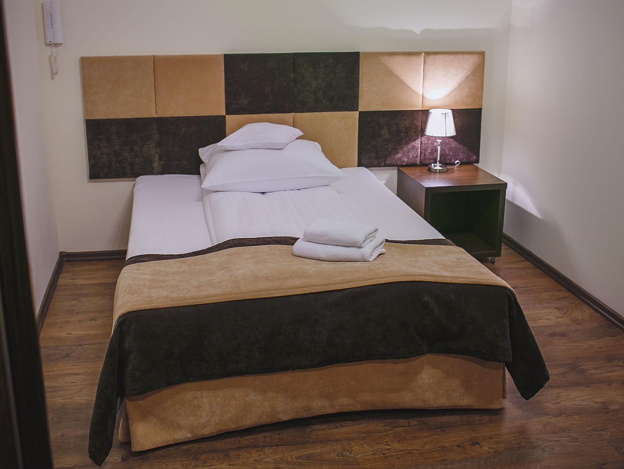 Boutique Hotel'S II Rewolucji Лодз Екстериор снимка