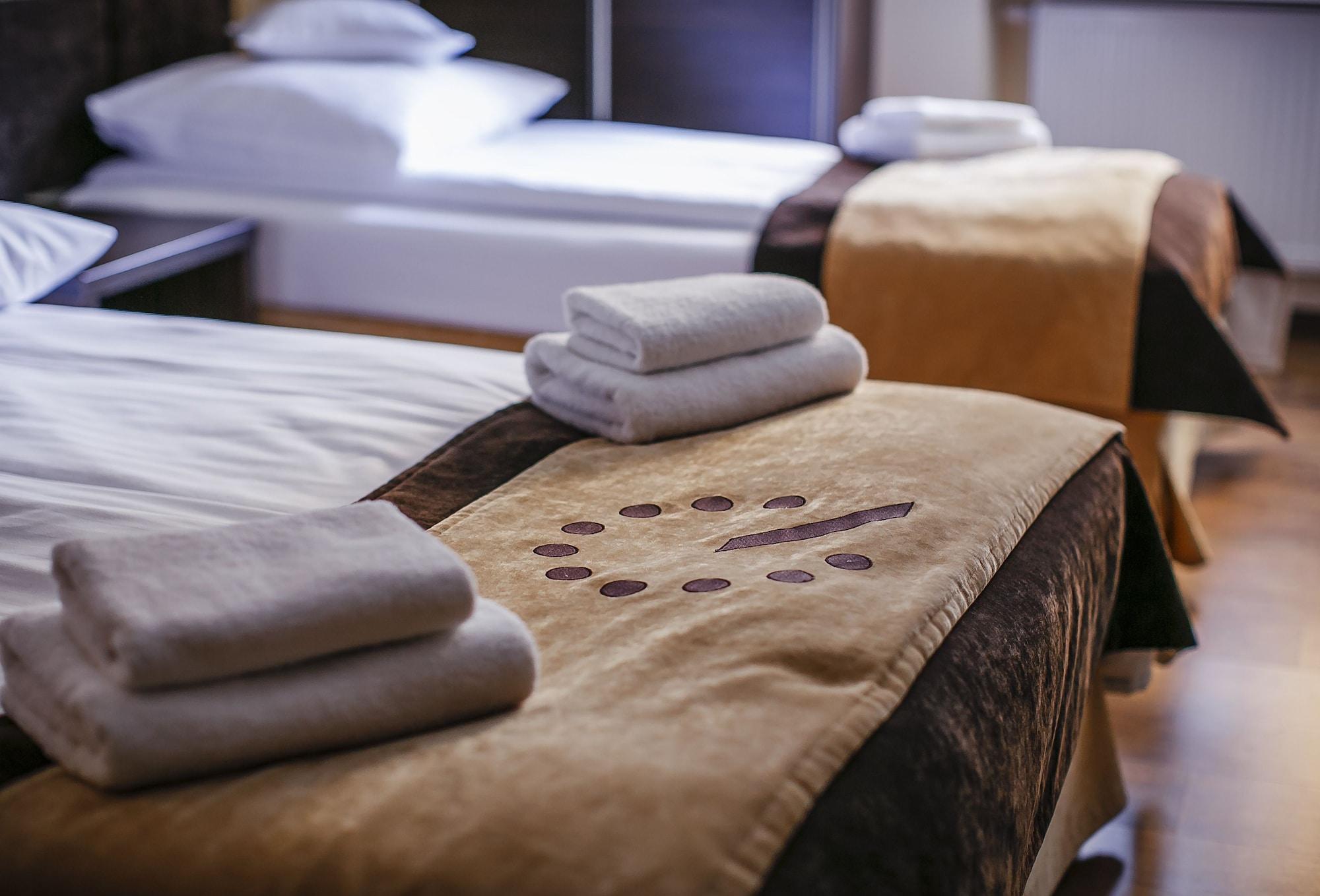 Boutique Hotel'S II Rewolucji Лодз Екстериор снимка