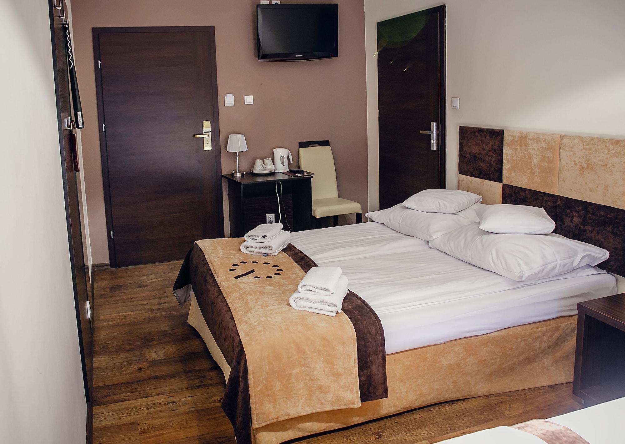 Boutique Hotel'S II Rewolucji Лодз Екстериор снимка