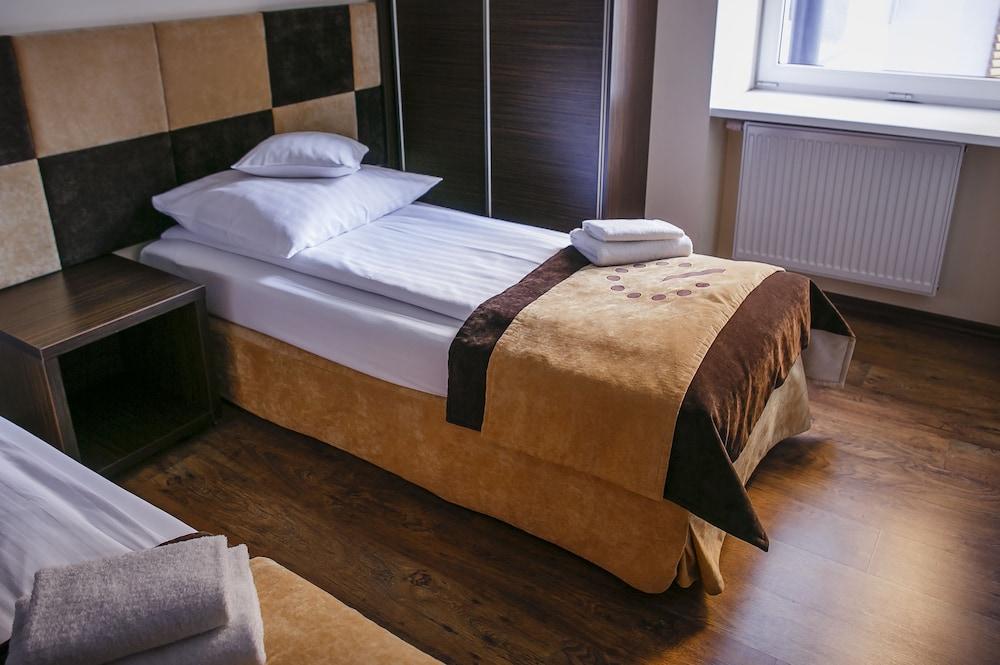 Boutique Hotel'S II Rewolucji Лодз Екстериор снимка