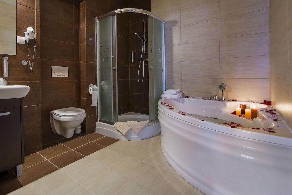 Boutique Hotel'S II Rewolucji Лодз Екстериор снимка