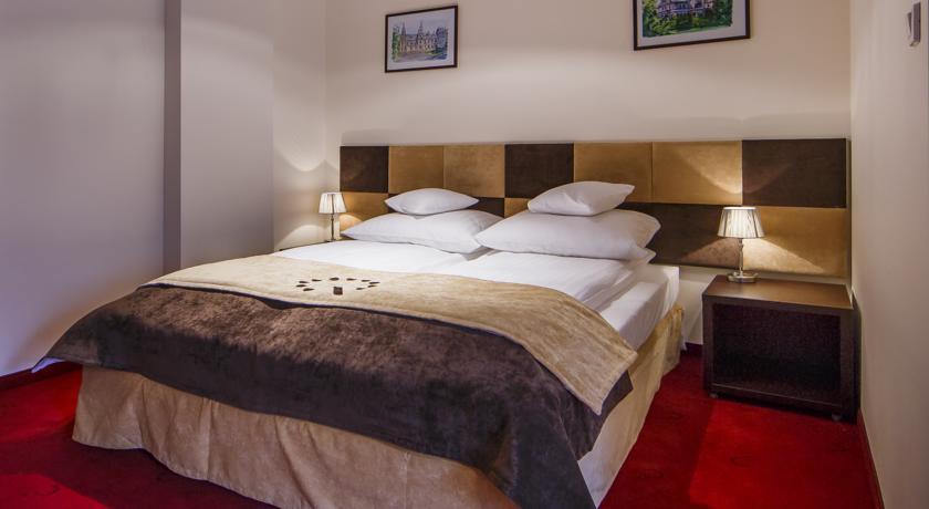 Boutique Hotel'S II Rewolucji Лодз Екстериор снимка