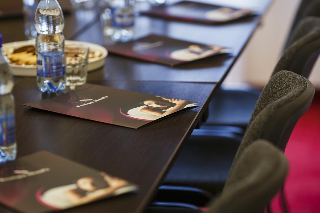 Boutique Hotel'S II Rewolucji Лодз Екстериор снимка