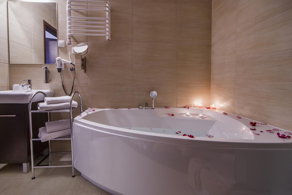 Boutique Hotel'S II Rewolucji Лодз Екстериор снимка