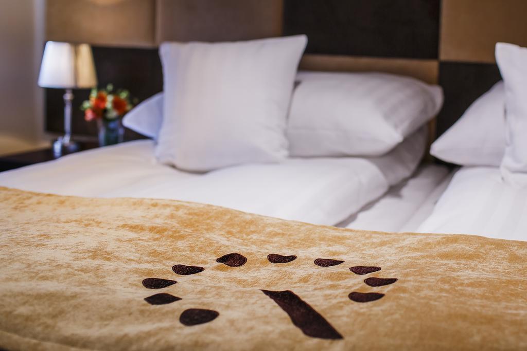 Boutique Hotel'S II Rewolucji Лодз Екстериор снимка